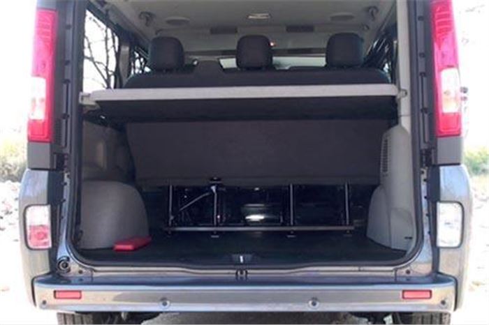 Ren%20Trafic%20bus%20load%20700.jpg