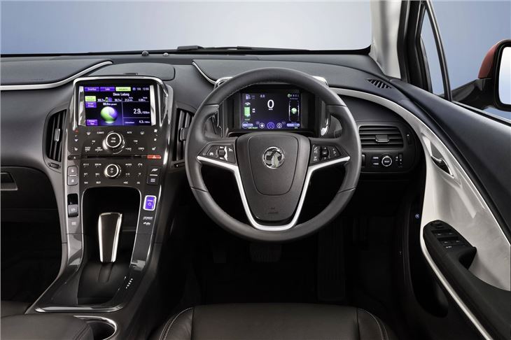 Vauxhall%20Ampera%204%20dash%20700.jpg