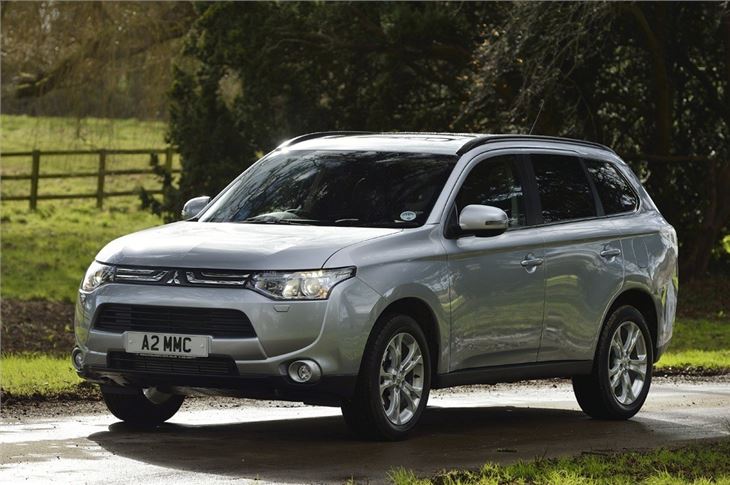Mitsubishi%20Outlander%20(3).jpg