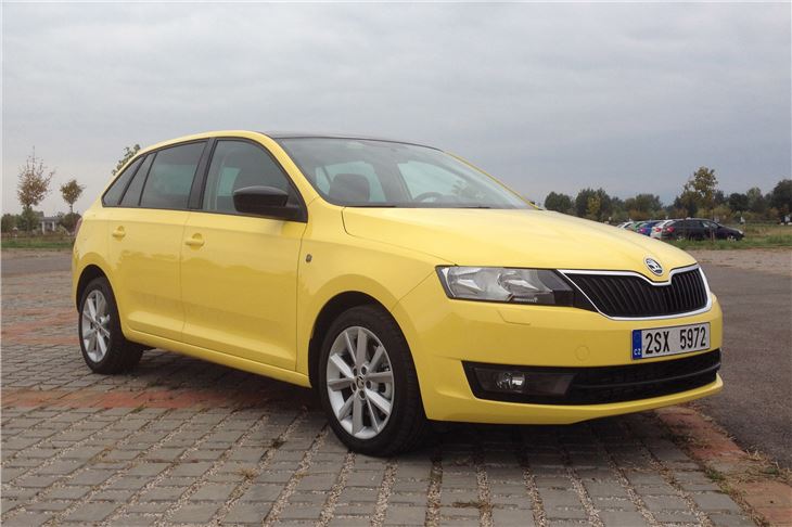 skoda_rapid_spaceback_f34_yellow.jpg