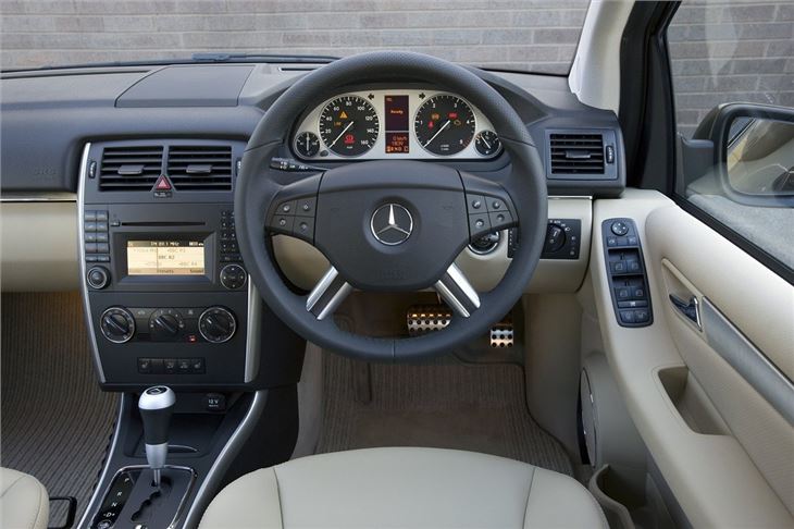 Mercedes%20B-Class%20(4).jpg