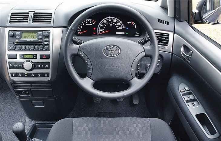 Toyota avensis verso problems