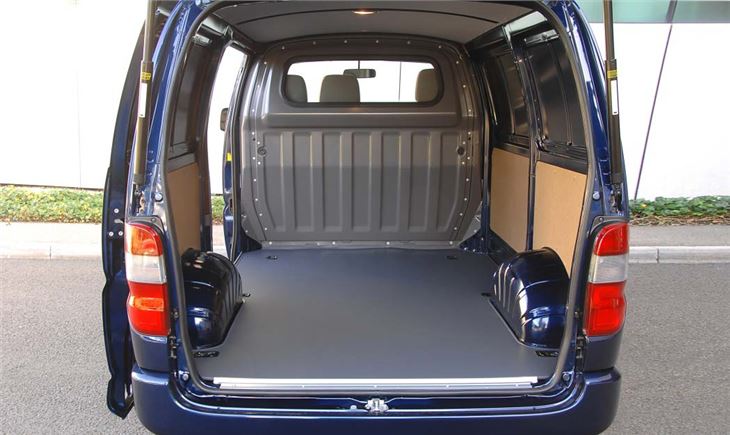 weight of a toyota hiace van #4