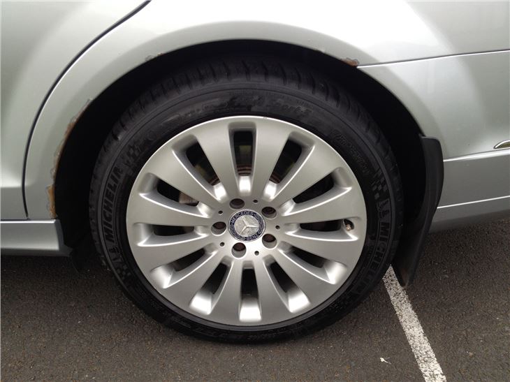 Mercedes wheel arch rust #3