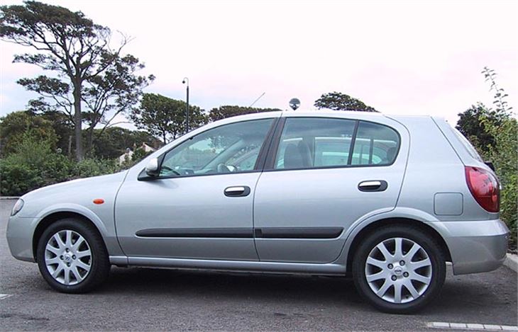 2001 Nissan almera tino reviews