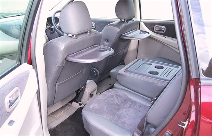 Crash test nissan almera tino #8