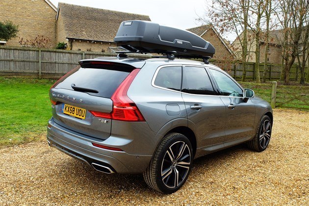 Volvo XC60 With Thule Roofbox (1) (1)