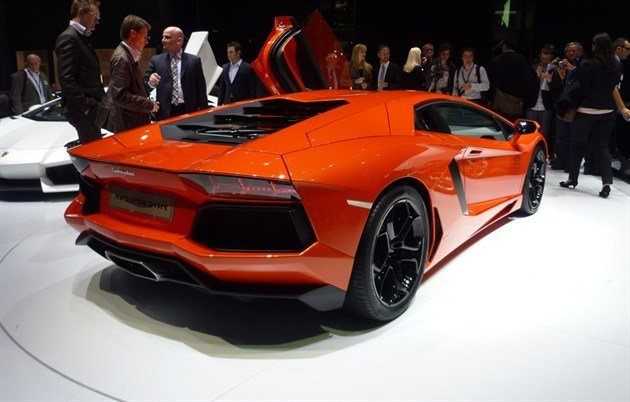 Lamborghini Aventador (7)