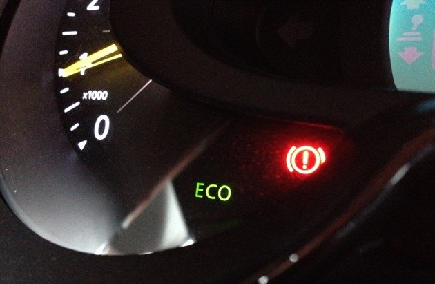 Renault Captur Eco Button