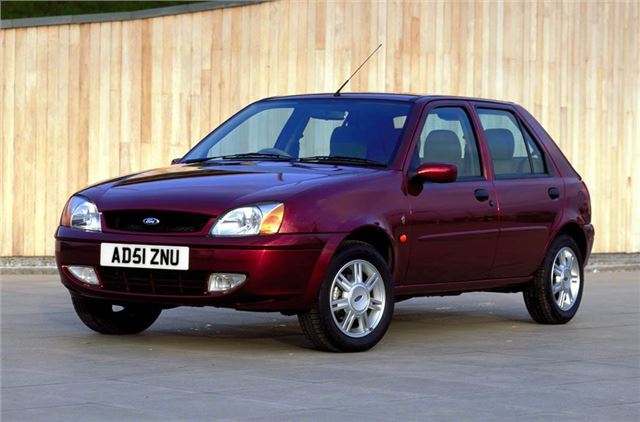 Cache autoradio ford fiesta 2000 #8