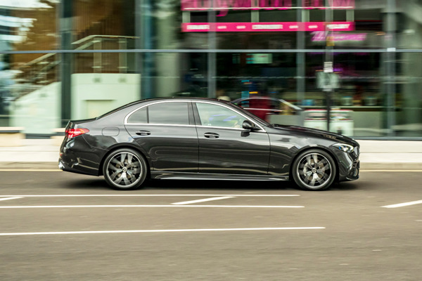 Mercedes C-Class: driving