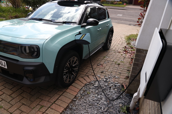 Renault 4 on charge