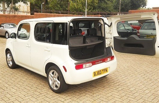 Nissan Cube (1)