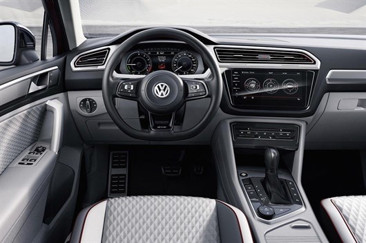 Volkswagen Tiguan GTE (3) (1)