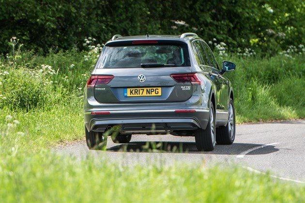 Volkswagen Tiguan - Rear Cornering