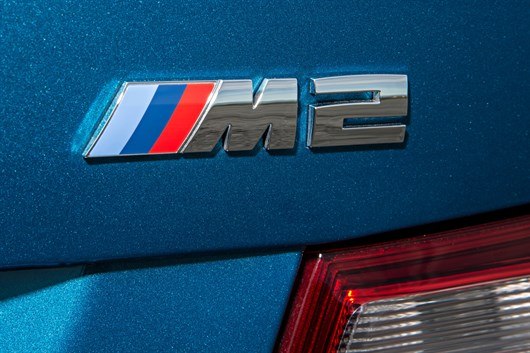 2016_BMW_M2_badge