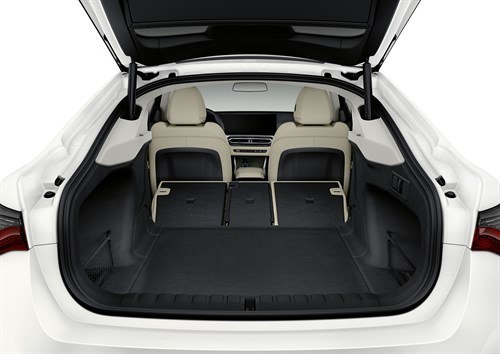 BMW_i 4_11