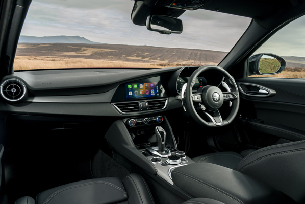 Alfa Romeo Giulia: interior
