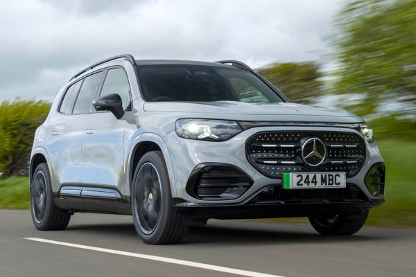 Mercedes Electric GLB Review: dynamic front three-quarter