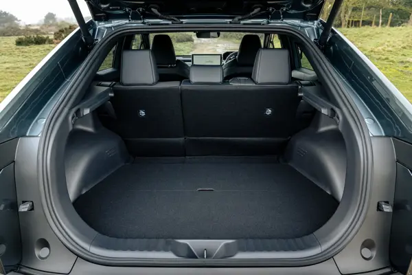Toyota C-HR+: boot space