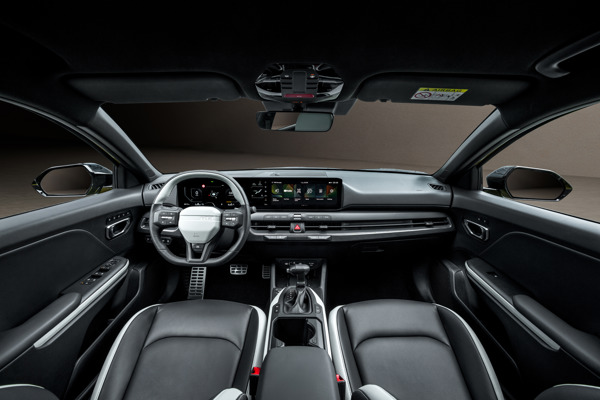 2025 Kia K4 interior