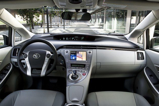 Toyota Prius 2012 (2)