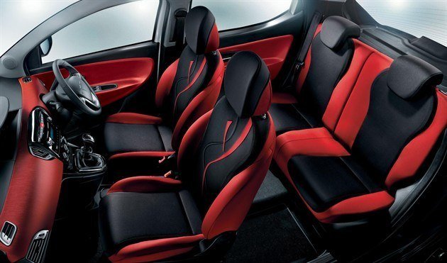 Chrysler Ypsilon Black &Red Interior