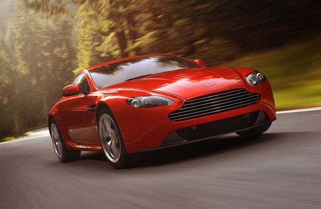 Aston Martin V8 Vantage (2)