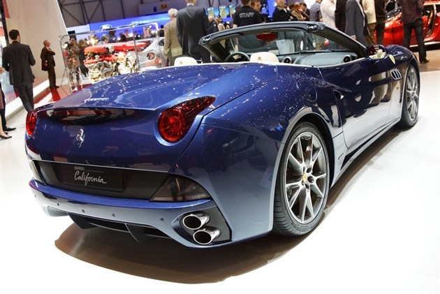 Ferrari California (1)