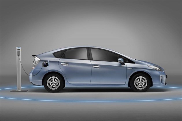 Toyota Prius Plug In (3)