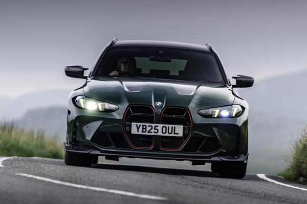 BMW M3 CS Touring: Driving