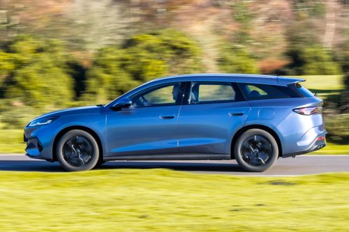 BYD Seal 6 Touring Review: dynamic side elevation