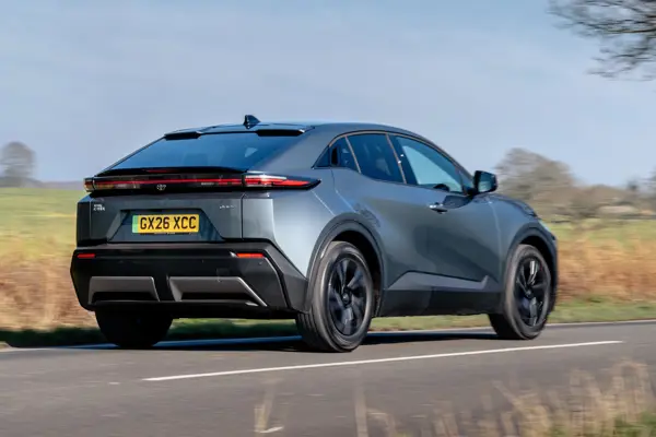 Toyota C-HR+: driving