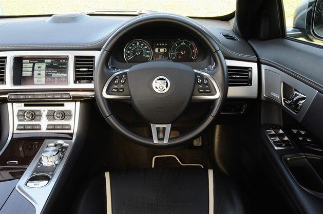 Jaguar XF (19)