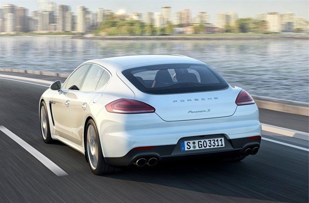 Porsche Panamera (1)