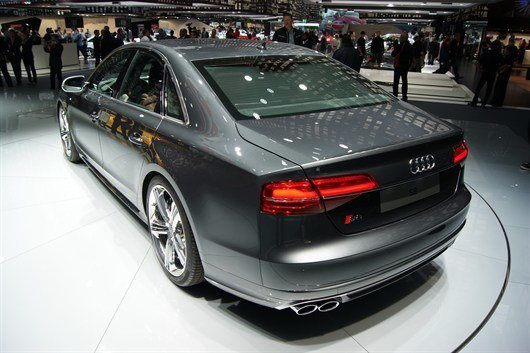 Audi _A8(1)