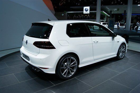 VW_Golf _R1