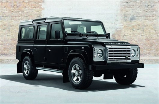 Land Rover Defender Black Pack