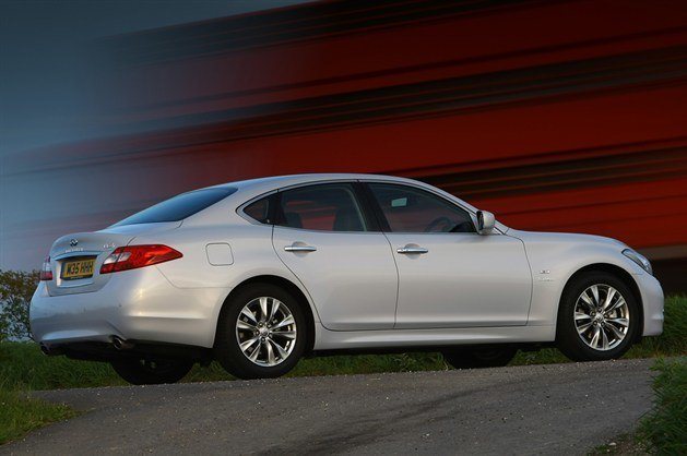 Infiniti M35h (3)