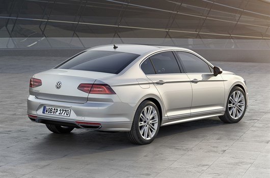 Volkswagen Passat 2015 (7)