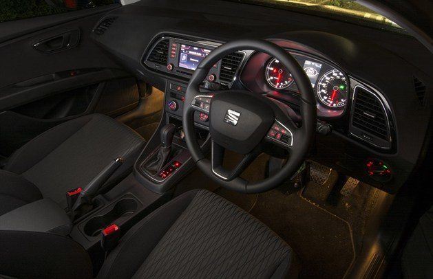 SEAT Leon ST Interior Night