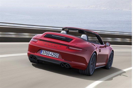 911926_Embargo _00_01_8_October _2014_Porsche _911_Carrera _GTS_Cabriolet _rear _three _quarter