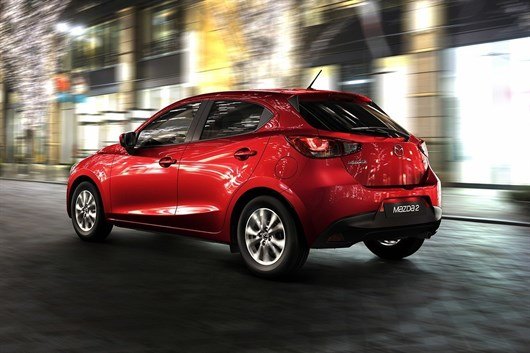 Mazda 2_2014_action _02