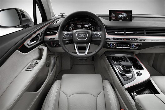 Audi Q7 (3)