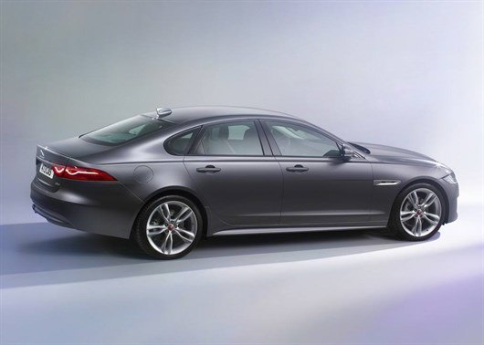 JAGUARXF_R Sport _Hero _02