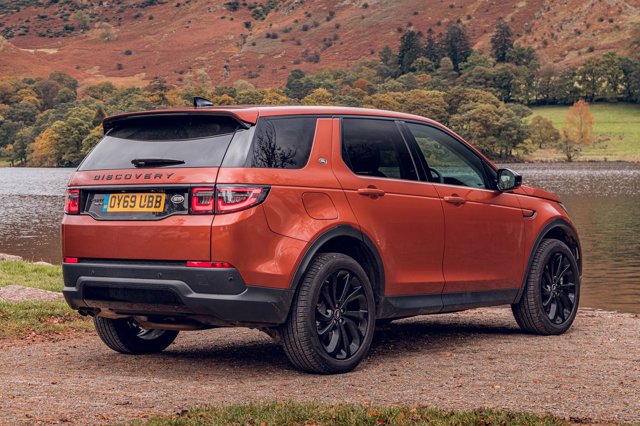 2020 Land Rover Discovery vs Discovery Sport, Price, MPG, Features