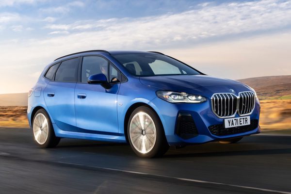 BMW 225e xDrive Active Tourer dynamic front three-quarter