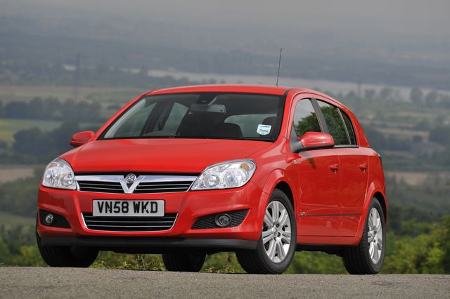 Vauxhall Astra (2004 – 2009) Review | Honest John