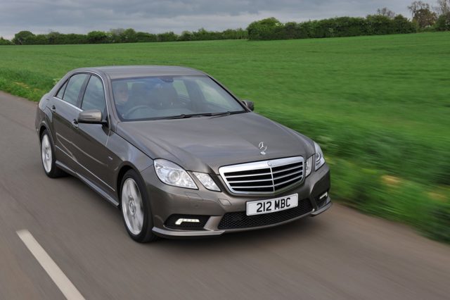 File:Mercedes-Benz W212 E 220 CDI Avantgarde 7-G-Tronic