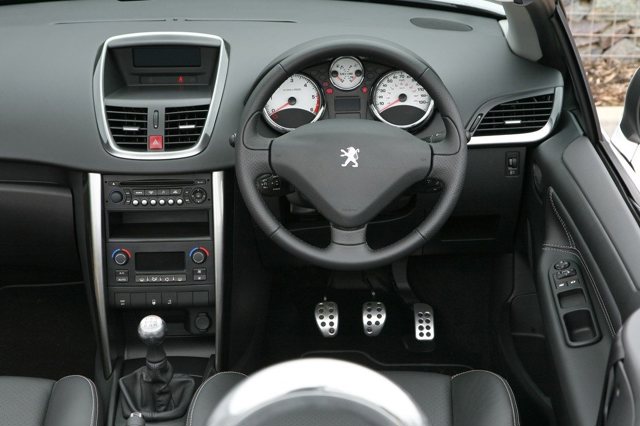 Peugeot 207 CC (2010) - pictures, information & specs